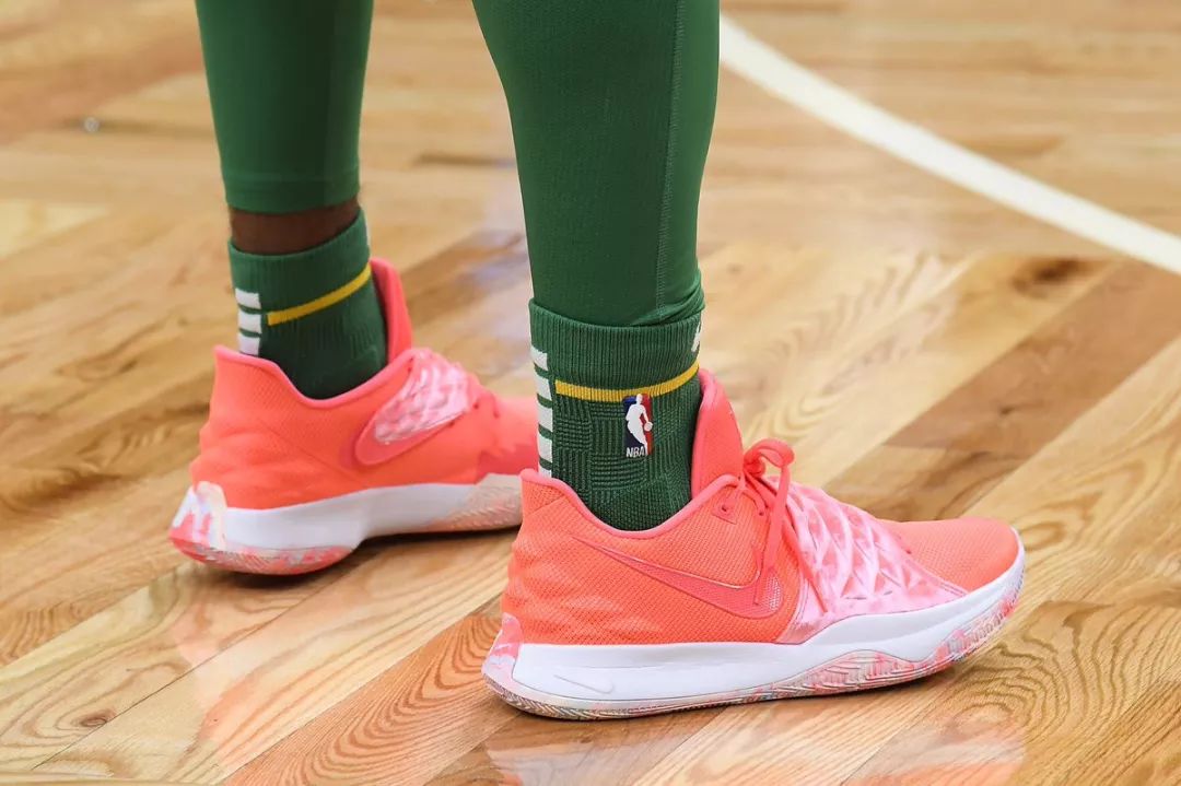 阿莱格里：给莱奥建议是因为我经验更丰富，而不是我比他厉害（阿莱格里：给莱奥提建议是因阅历更深，并非因为我更强）