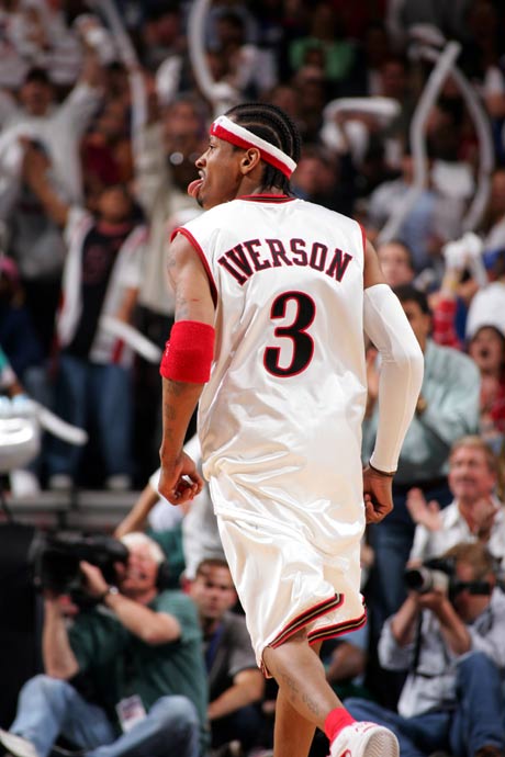 巴媒：内马尔左膝半月板受损，可能会赛季报销（巴媒：内马尔左膝半月板受伤，赛季恐提前结束）