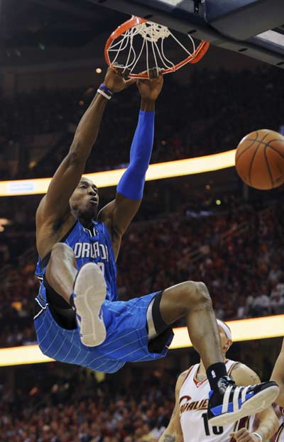 记者：富安健洋已与阿贾克斯就一份短期合同达成一致（消息称，富安健洋已与阿贾克斯谈妥短期合约）