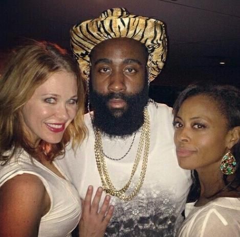 福布斯穿7号替补登场，是马丁内斯执教后第14位完成首秀球员（福布斯身披7号替补亮相，成马丁内斯上任后第14位完成首秀的球员）